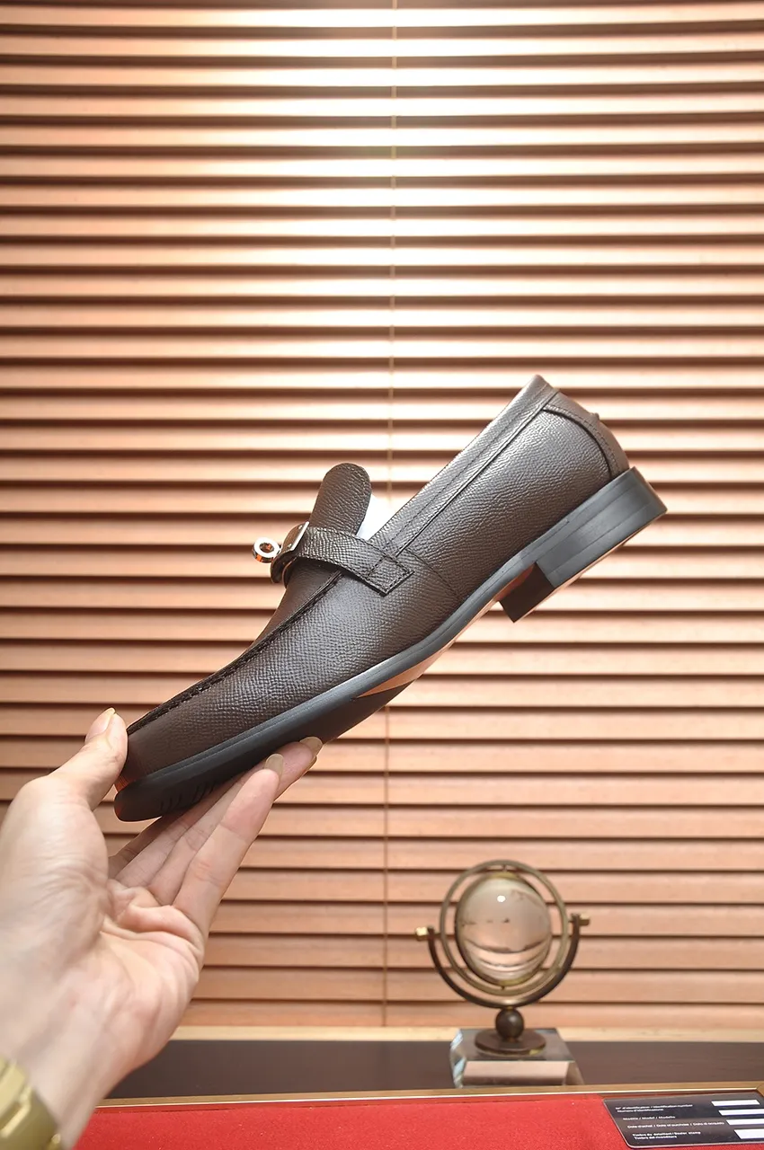 Men's shoes💰540💶[HERMES] (cowhide lining)🍀Italian top luxury🍀He does not pursue novel styles and gorgeous colors, but attracts the favor of successful men with his flawless, elegant and classic style. Formal leather shoes This very comfortable, simple and stable style allows you to easily match any style! The pattern is absolutely 1:1 refined from the original case, and we strive for excellence in materials, imported cowhide + cowhide lining💪💪💪extraordinary texture👍! .Code number: 38-45 (45 customized)